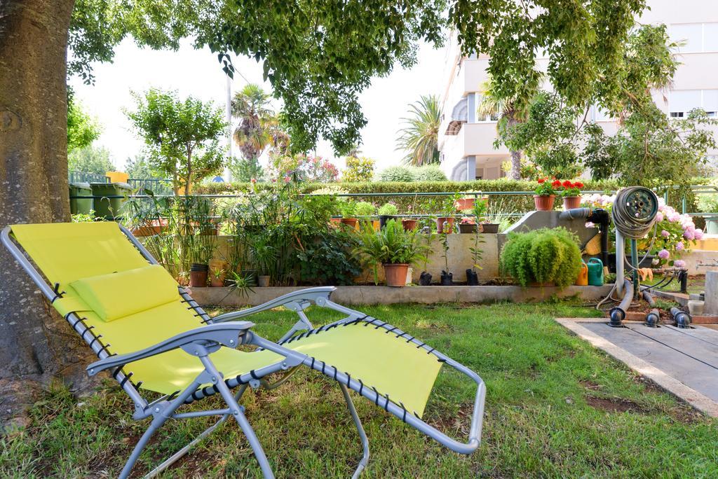 Apartment Mirana With Garden And Free Parking Zadar Room photo