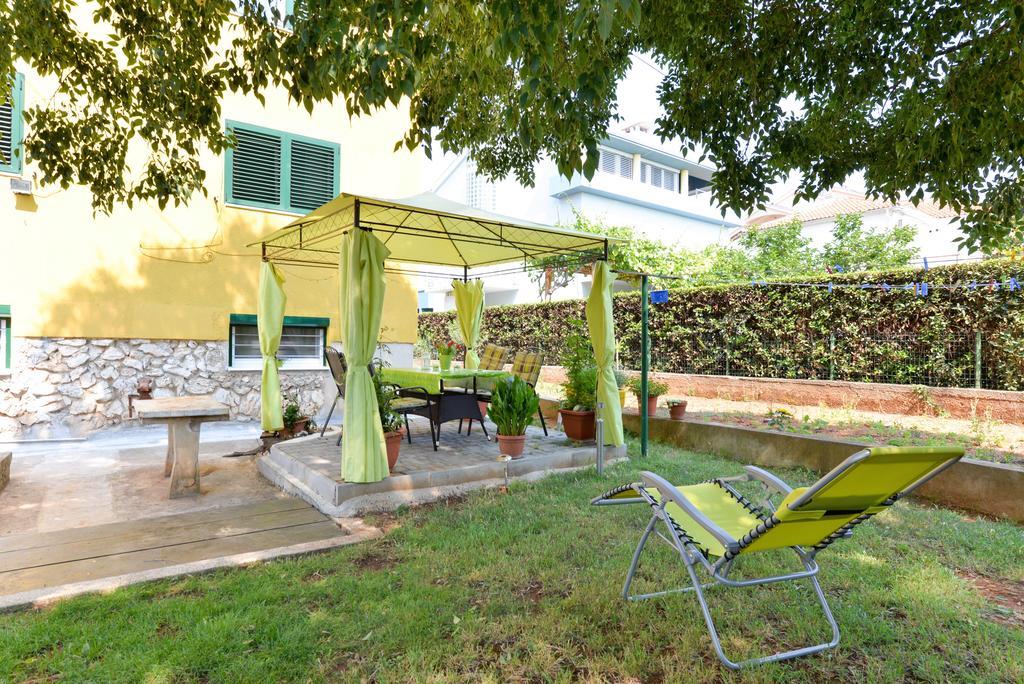 Apartment Mirana With Garden And Free Parking Zadar Room photo