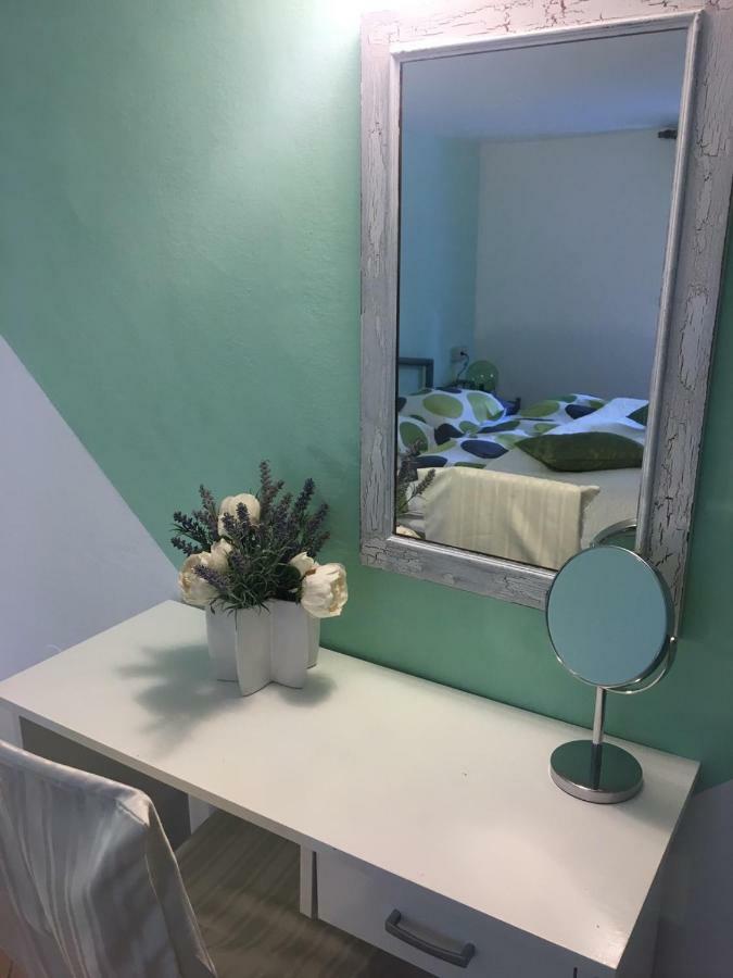 Apartment Mirana With Garden And Free Parking Zadar Exterior photo